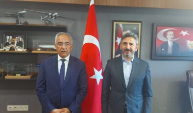Rektör Prof. Dr. Mehmet Turgut ‘tan, Ak Parti Milletvekili ve TBMM Milli Savunma Komisyonu Başkanı Ahmet Aydın’ı ziyaret